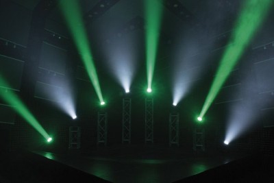 Showtec Shark Wash Zoom One, 7x 15 W RGBW LED Wash Moving Head